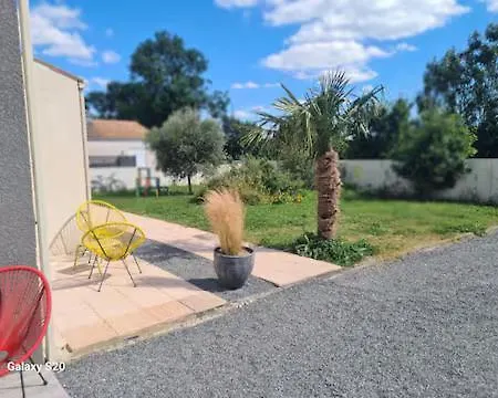 Studio Aytre Apartment *